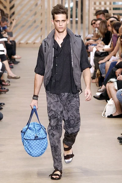 Look 37